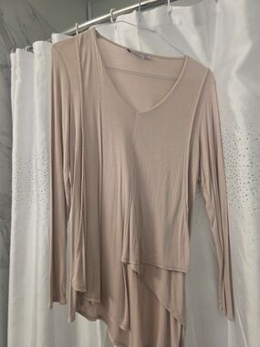 Jennifer Lopez Long Sleeve Layered V-Neck Top in Blush Pink